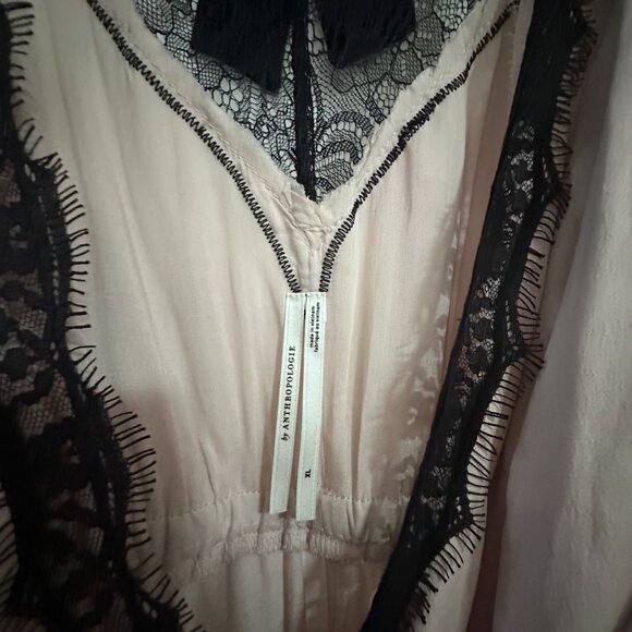 Sleeveless V-neck lace wrap midi dress - Picture 4 of 4